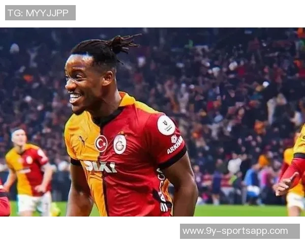 德天空报道法兰克福高层未考虑解雇托普默勒将失利责任归于球员表现